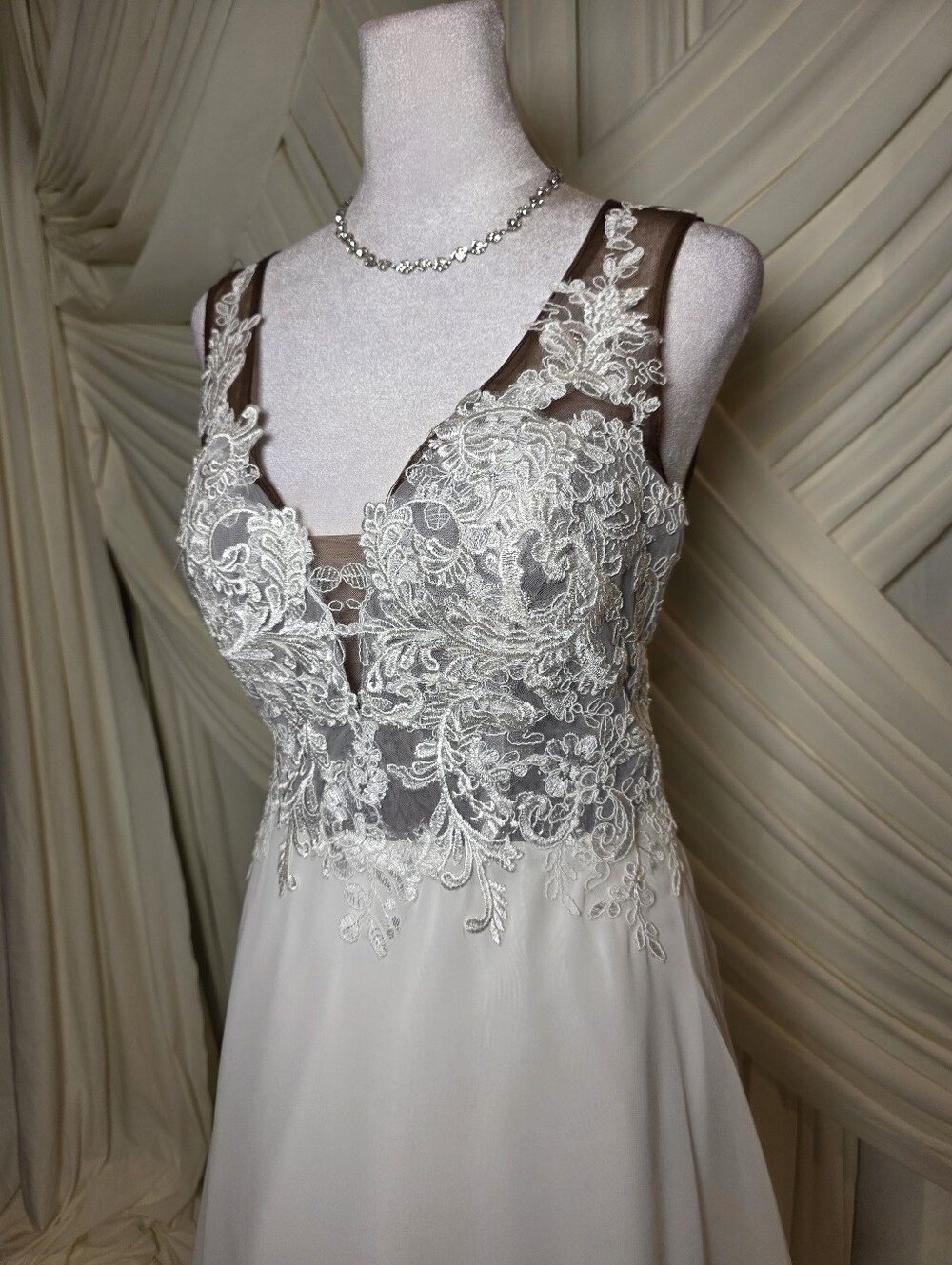 Azazie White Lace Appliqué A-Line Wedding Gown - Picture 3 of 14